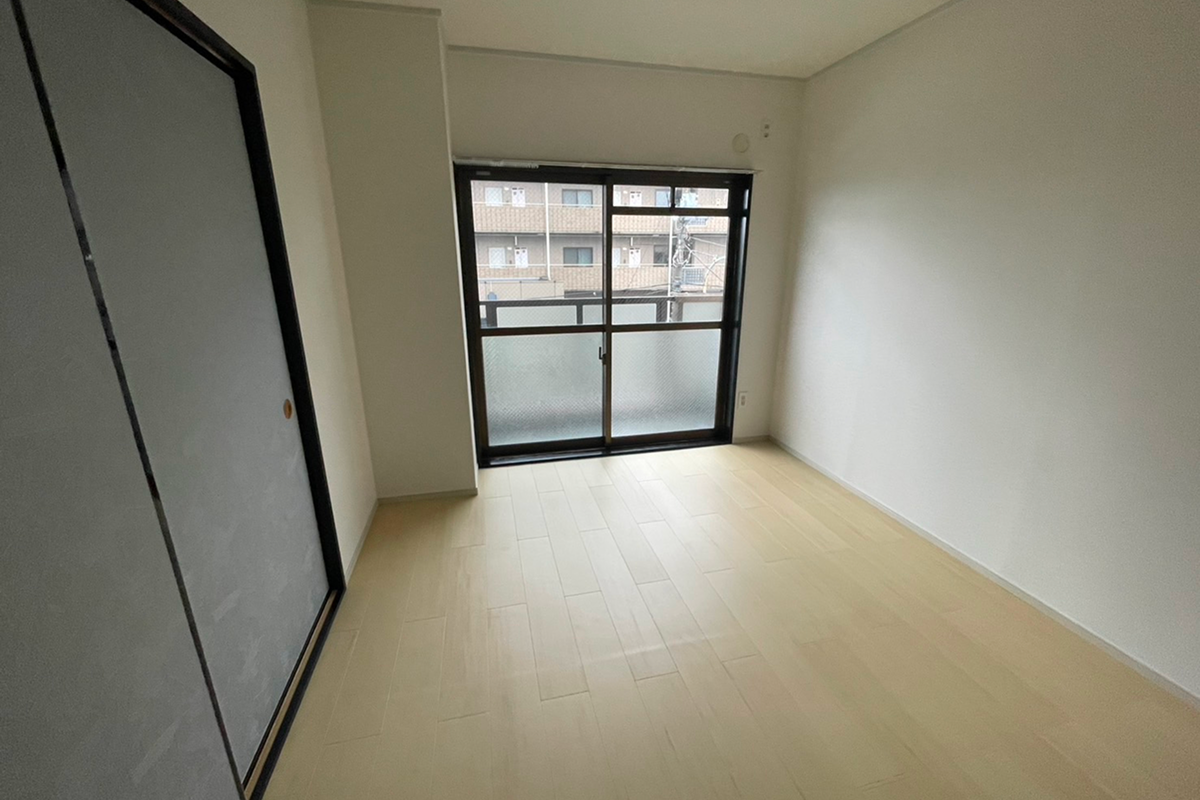 鉄骨造 3階建て1棟5戸